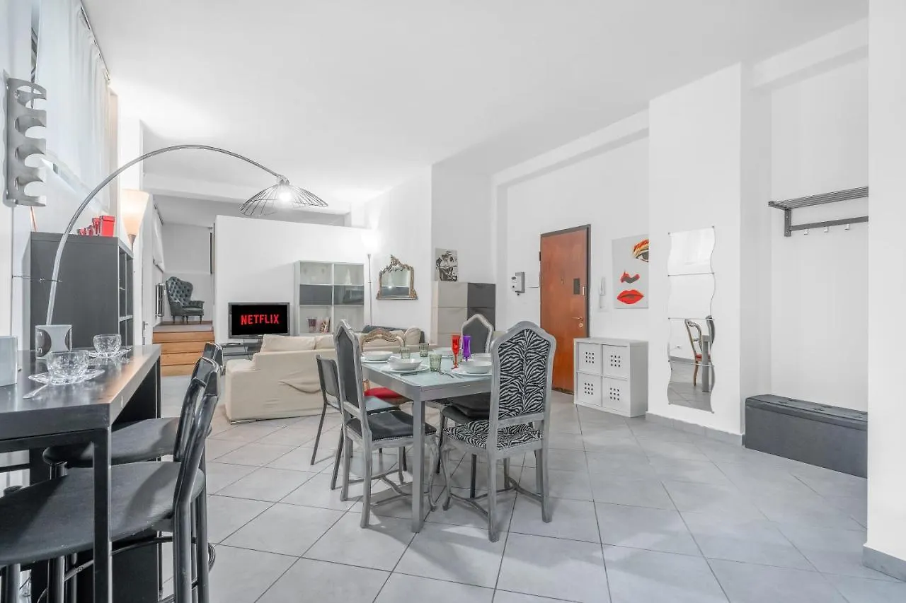 Apartment Pom10 -Loreto - Duomo- 5 Minutes From The Duomo Milan Italy